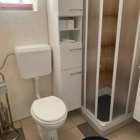 Pocitniska Hisa Lily Appartamento Idrija
