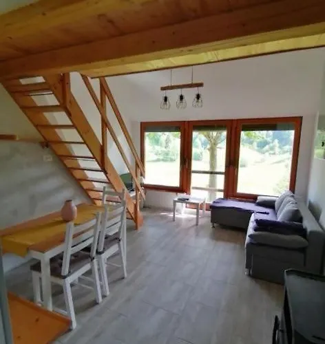 Feriehus Pocitniska Hisa Lily *